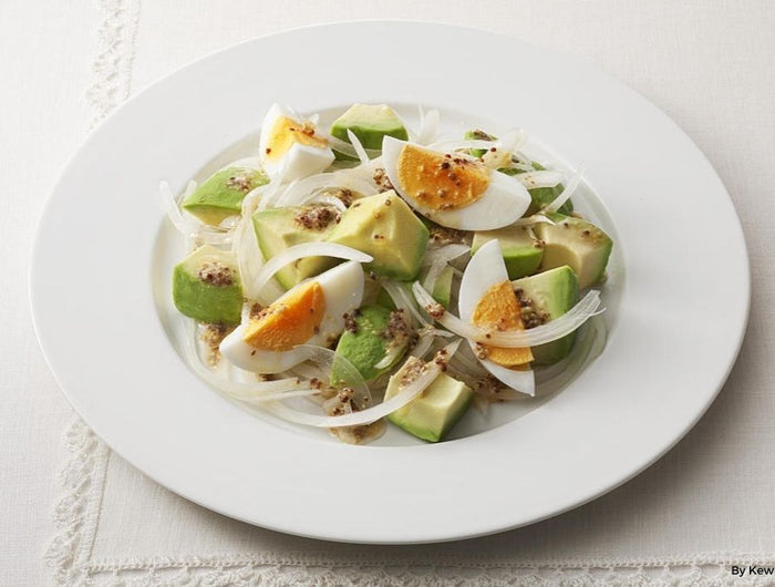 <h1>Salada de Abacate e Ovo Cozido com Molho Francês Separado de Mostarda e Kewpie</h1>