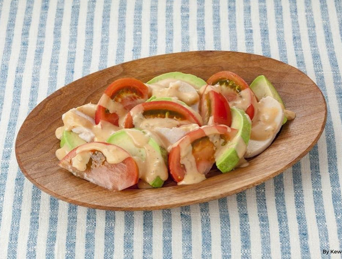 <h1>Salada de Tomate e Abacate com Molho Mil Ilhas</h1>