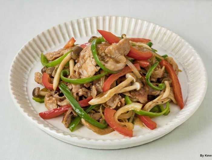 <h1>Pork and Bell Pepper Stir-Fry with Sesame Garlic Dressing</h1>