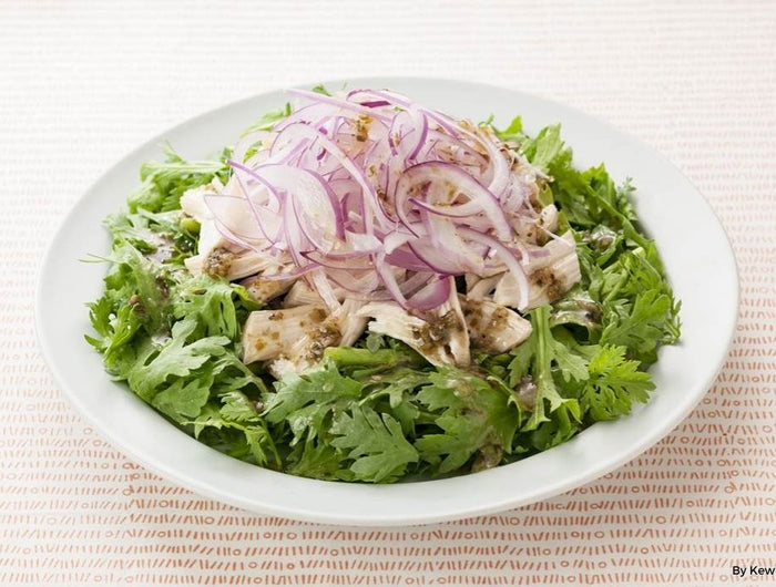 <h1>Shungiku and Steamed Chicken Choreogi Salad</h1>
