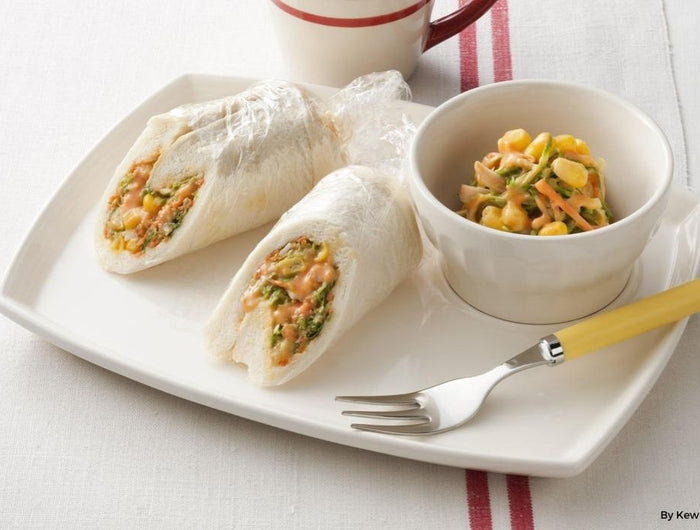 <h1>Red Coleslaw Roll Sandwich</h1>