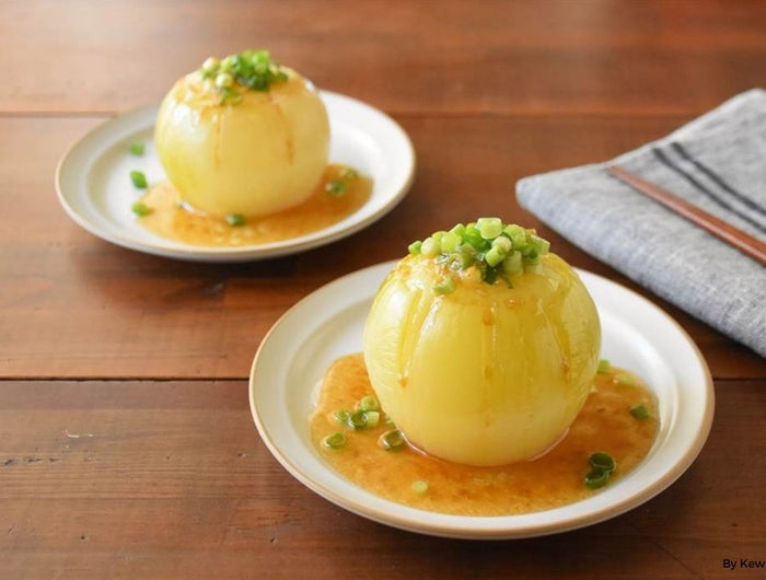 <h1>Steamed Whole Onion with Sesame Garlic Dressing</h1>