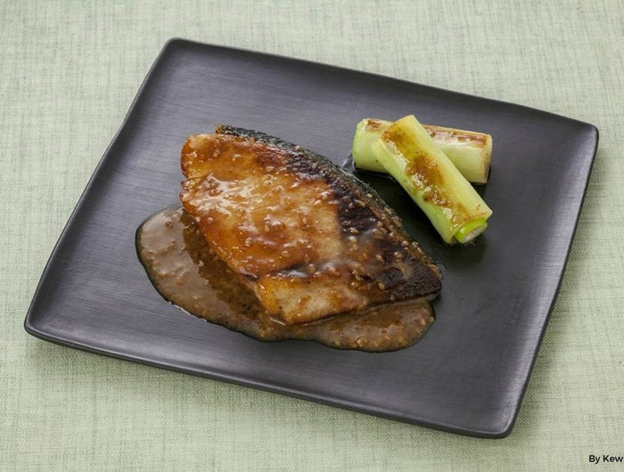 <h1>Teriyaki Yellowtail with Sesame Yuzu Dressing</h1>