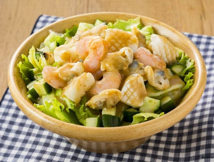 <h1>Seafood, Lettuce, and Cucumber Salad</h1>