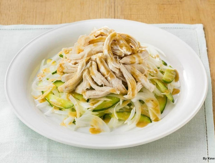 <h1>Spring Onion, Cucumber, and Chicken Salad</h1>