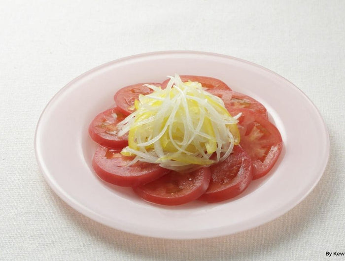 <h1>Marinated Tomato and Onion Salad with Yellow Pepper and Kewpie Separated French Dressing</h1>