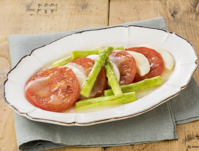 <h1>Grilled Tomato & Asparagus Caprese-Style Salad</h1>
