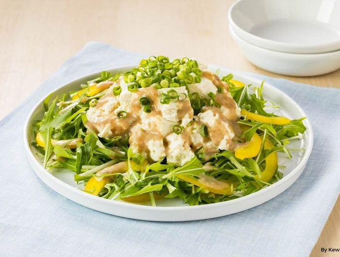 <h1>Tofu and Mizuna Salad with Yellow Pepper</h1>