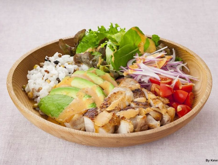 <h1>Grilled Chicken and Avocado Vege Combo Salad</h1>