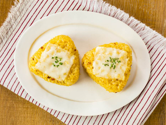<h1>Cheese Curry Grilled Onigiri with Kewpie Spread</h1>
